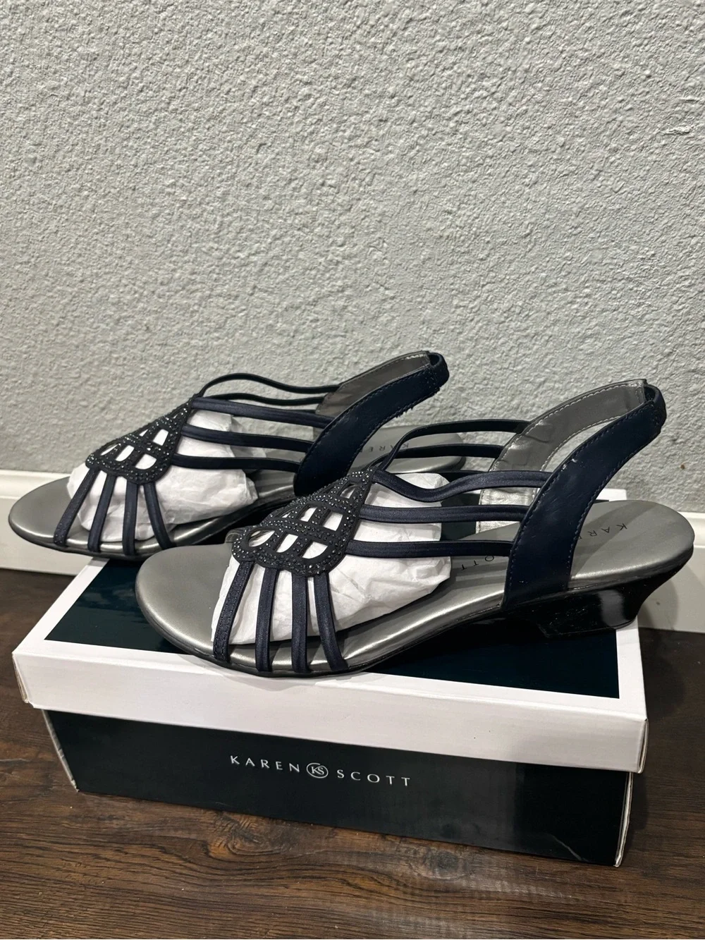 Karen Scott Black Strappy Elinoor Navy kitten heel